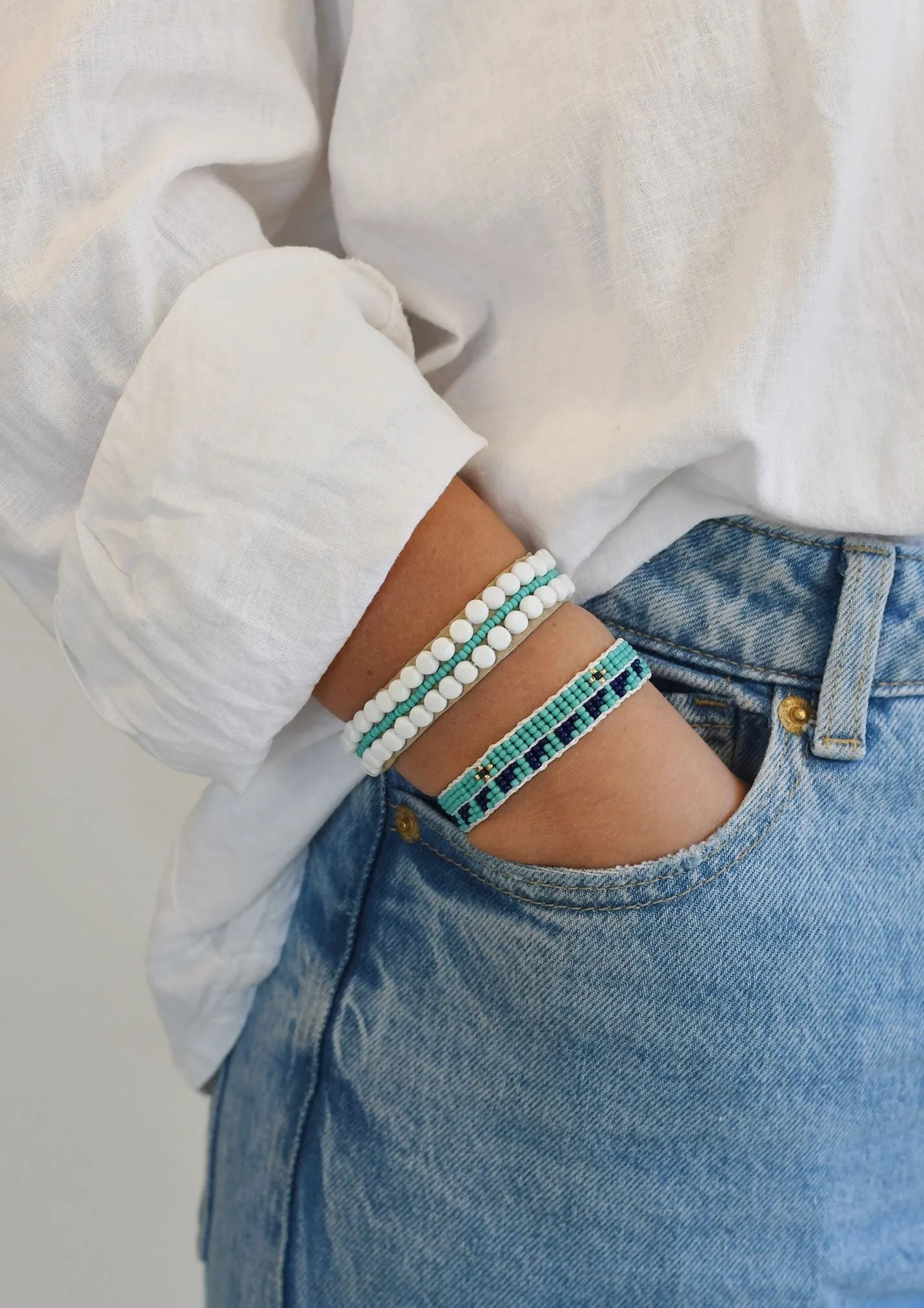 Adjustable Assorted Leather Bracelet - WHITE/TURQUOISE