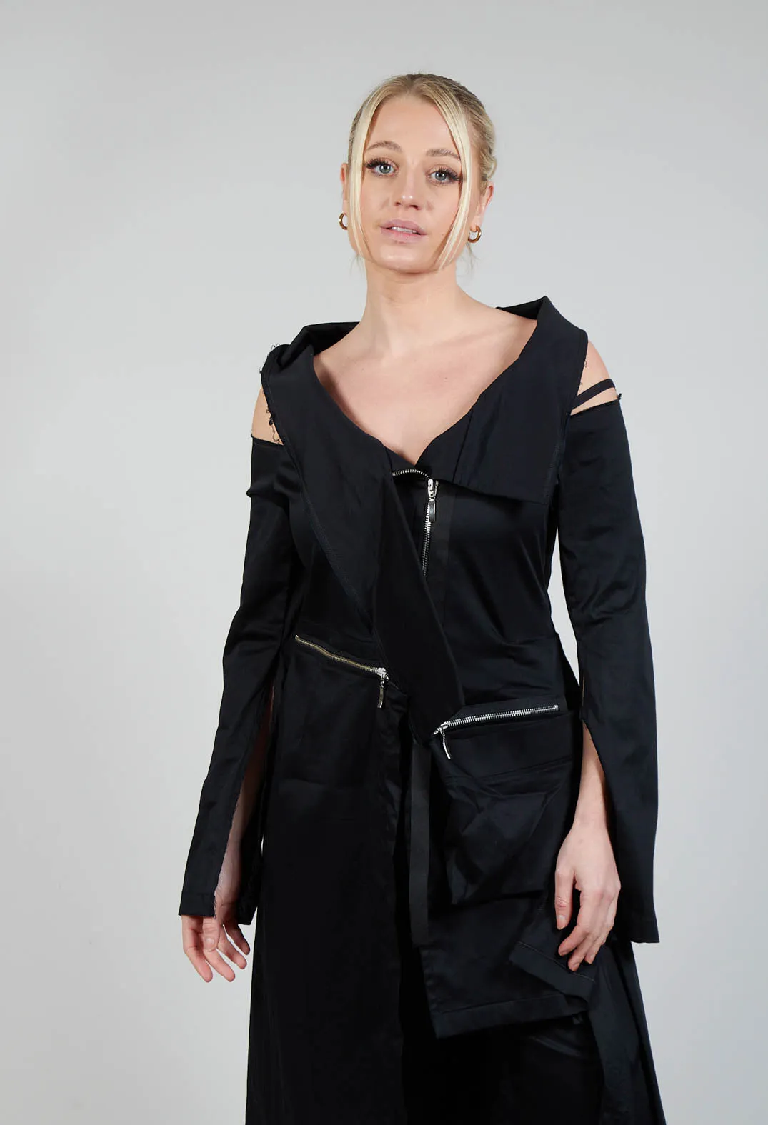 AKTI Jacket in Black