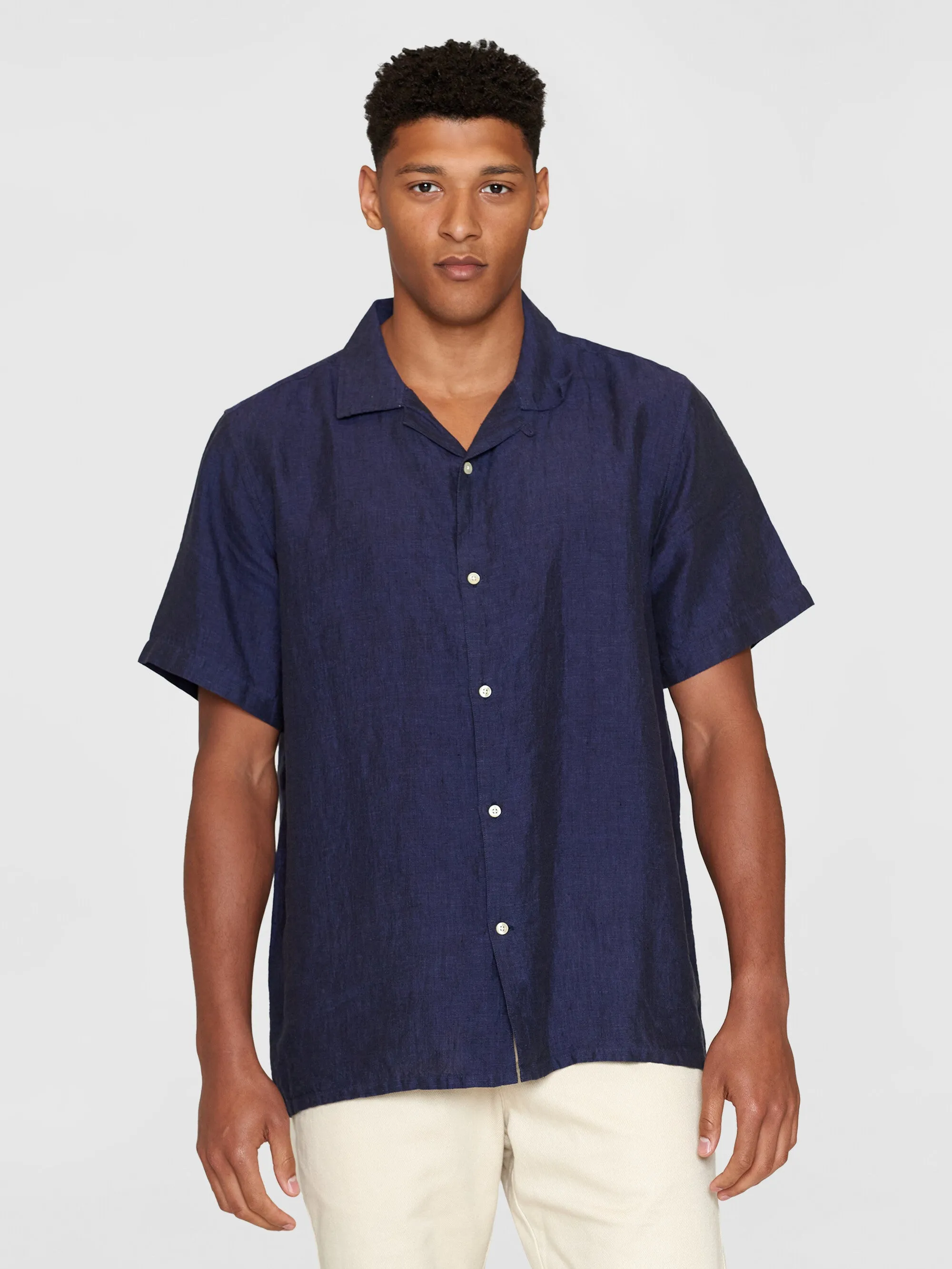 Box fit short sleeved linen shirt - Yarndyed - Total Eclipse