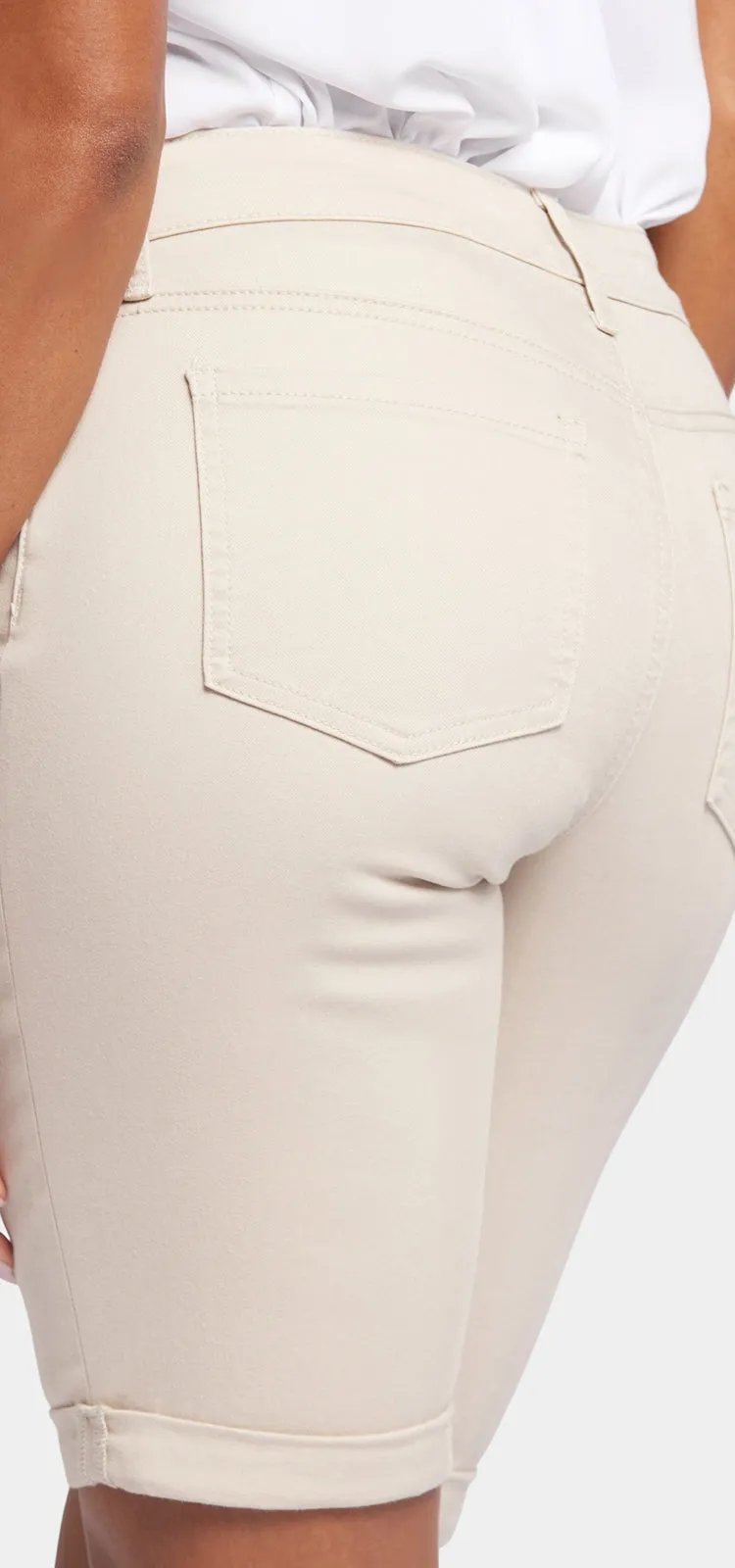 Briella Short Beige Gekleurde Denim | Feather