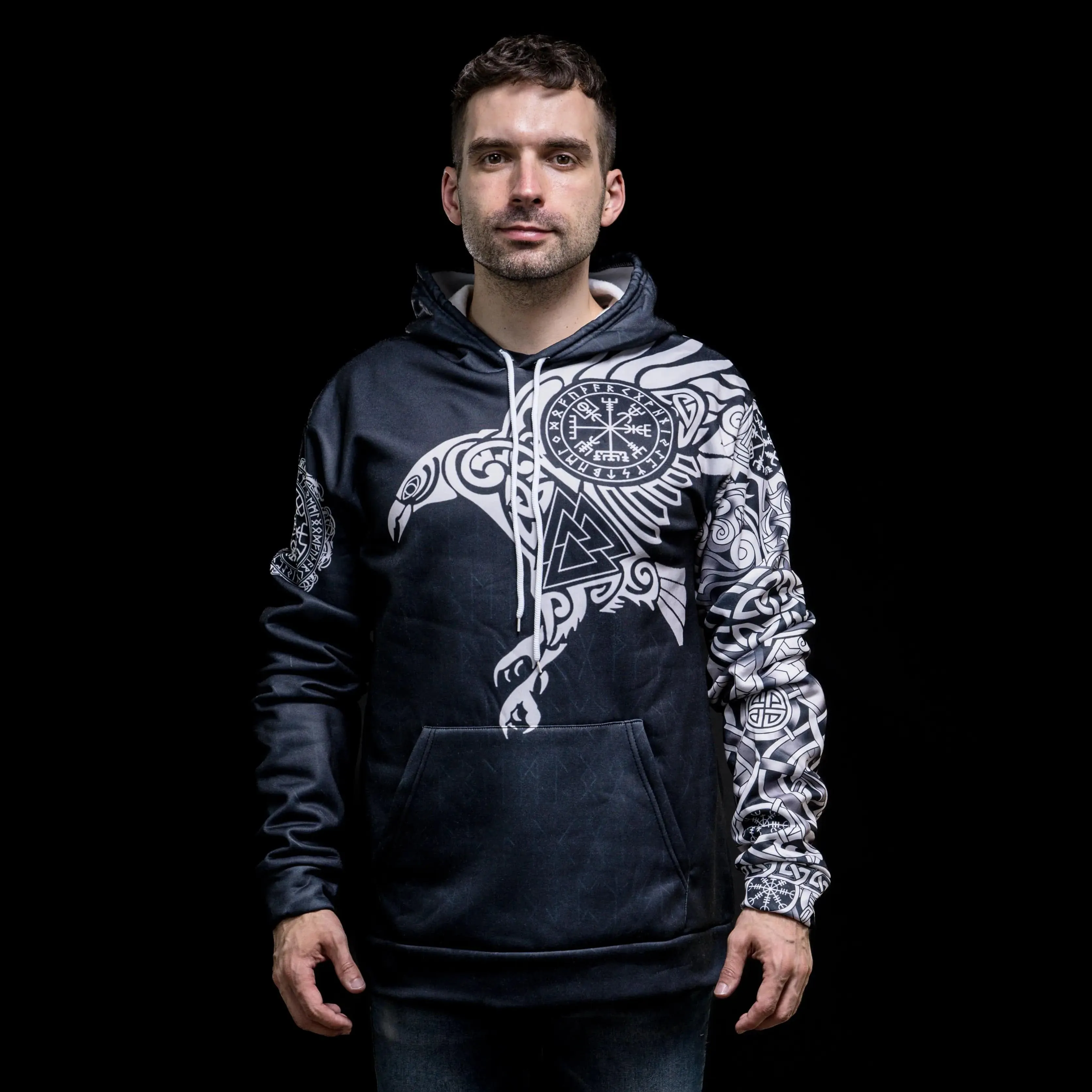 Hoodie Viking "Corbeau Majestueux - Symboles Sacrés d'Odin"