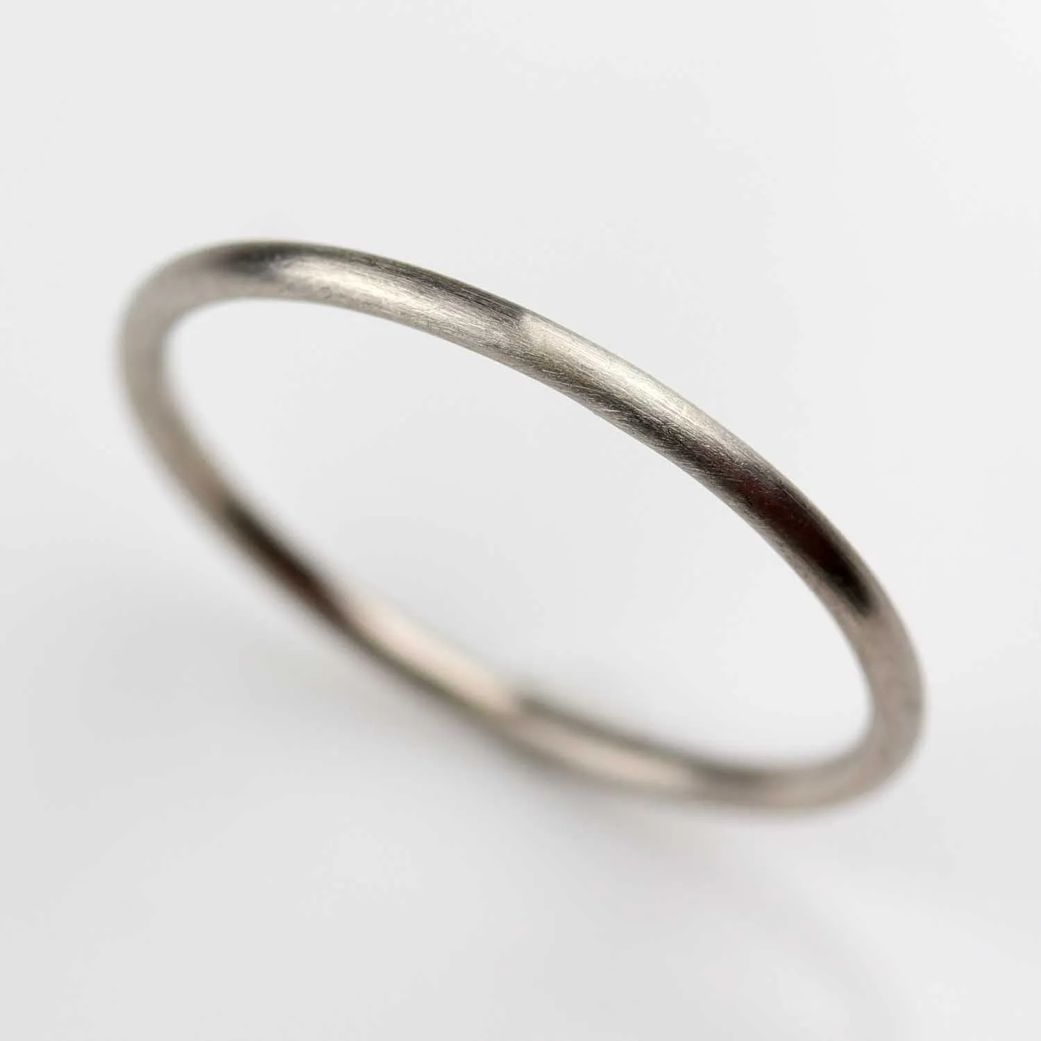 Round Stacking Ring •